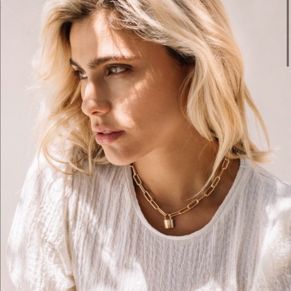 Jurate Boss Lady chain and lock necklace